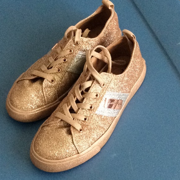 Kendall & Kylie Shoes - KENDALL AND KYLIE WOMENS OBEY SNEAKERS